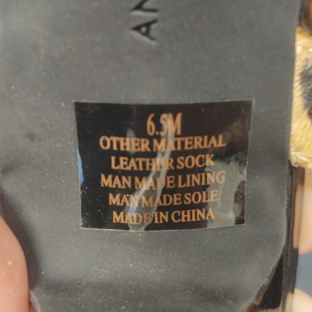 *DONATED 11/1/23* GUC Antonio Melani Heels Size 6.5 - Picture 7 of 10